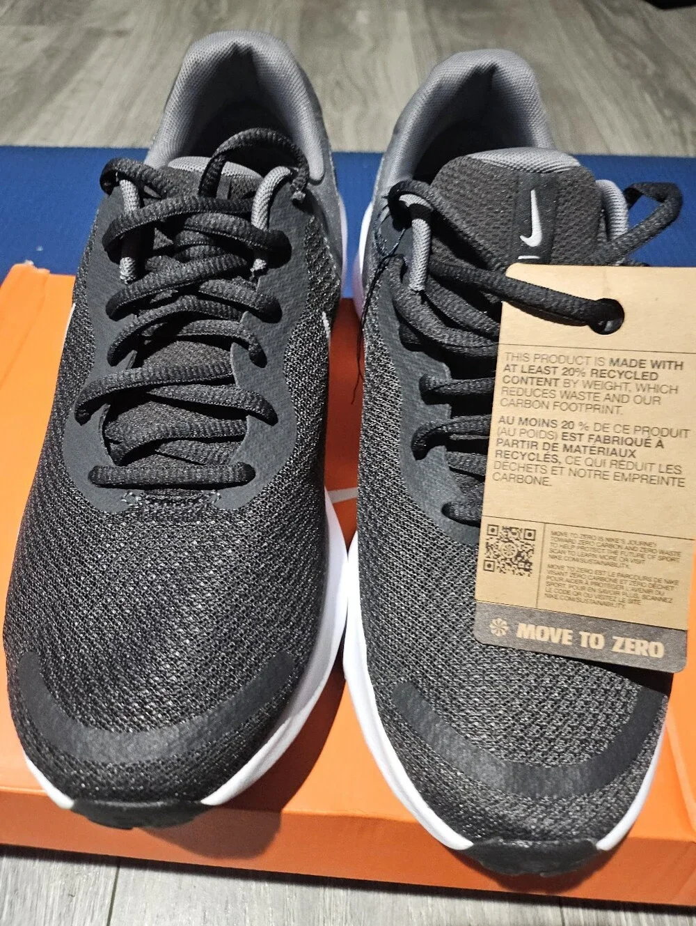 Nike Men's Black and Gray Low-Top Running Sneakers